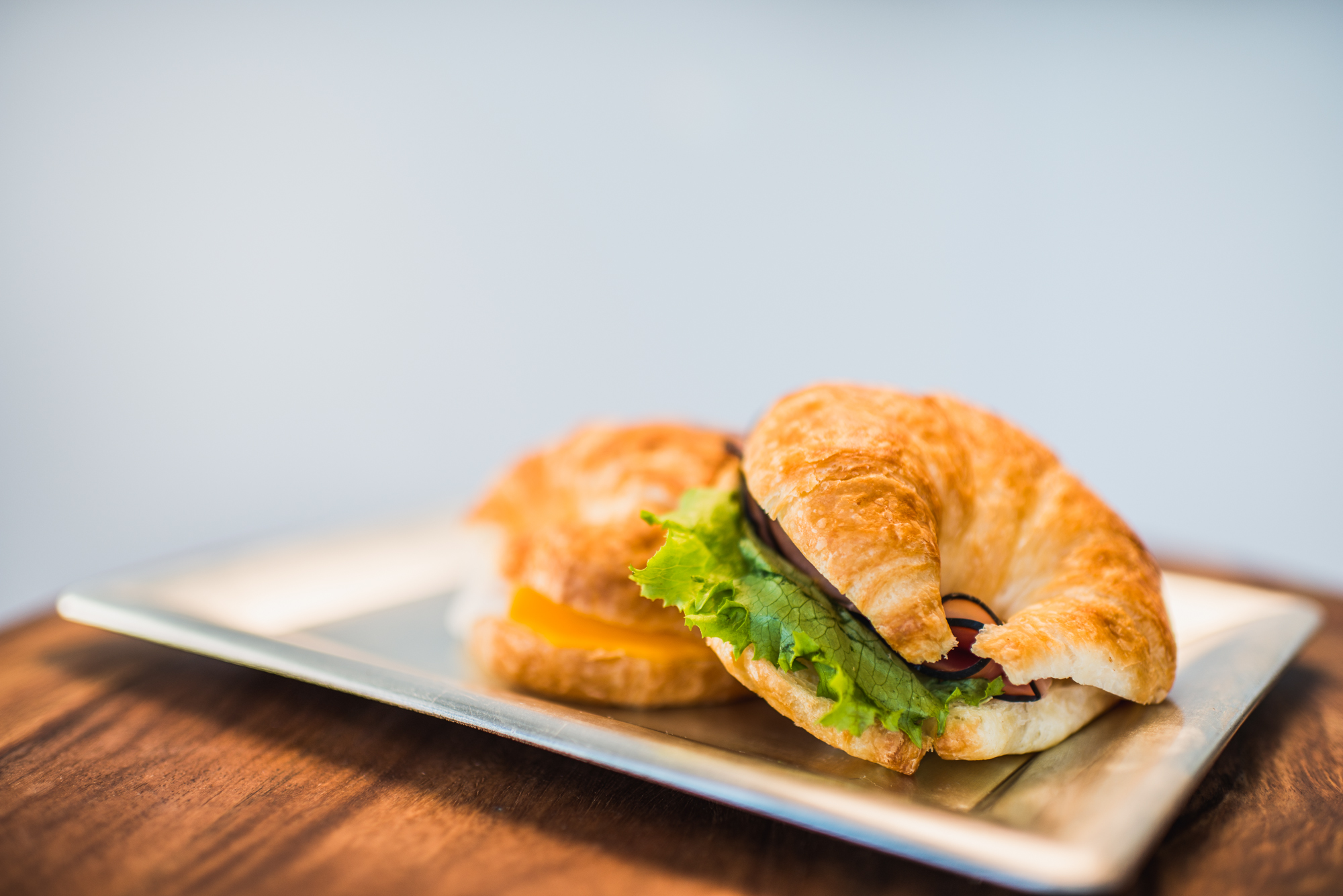 sandwich on a square plate